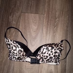 Vassarette leopard print bra size 36D